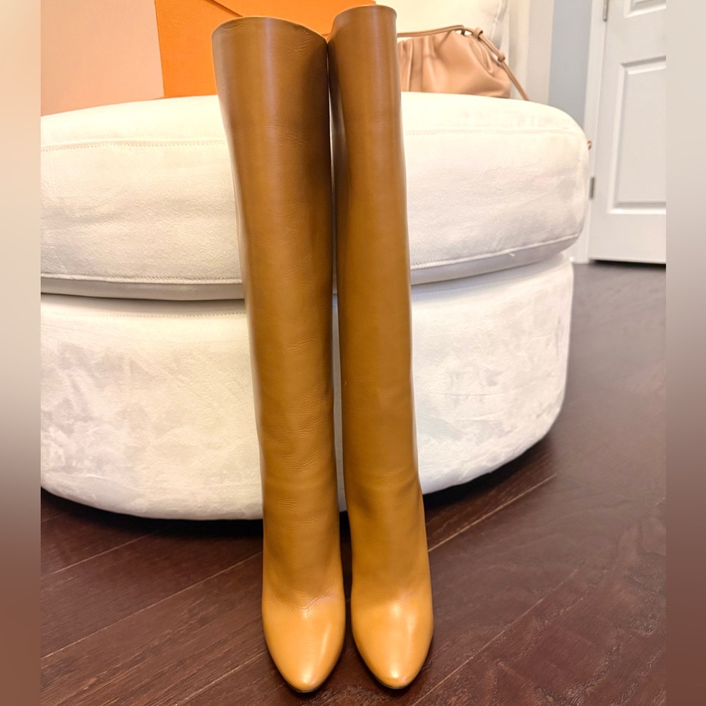 Saint Laurent Tan boots- size 35.5 - brand new with box and dust bags